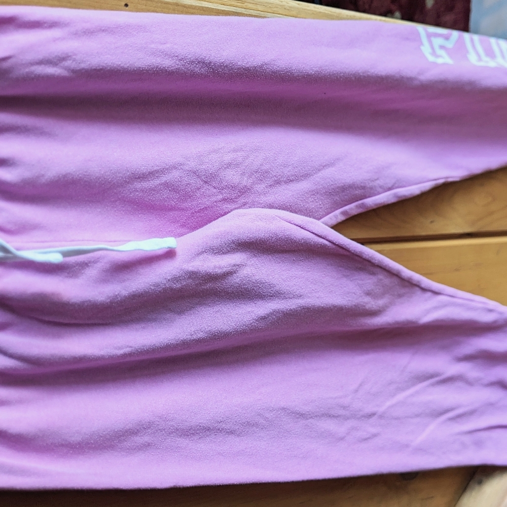 Victoria’s Secret Pink Comfy Sweatpants lightly worn flawless White Logo Leg (S)